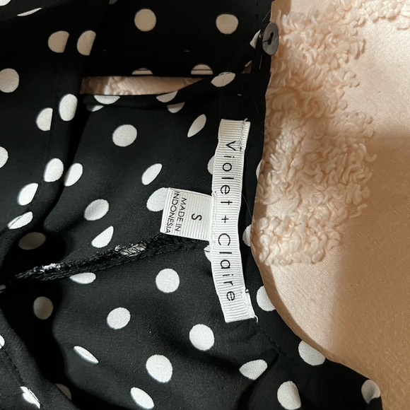Black & White polka dot cap sleeve shell - Picture 3 of 3